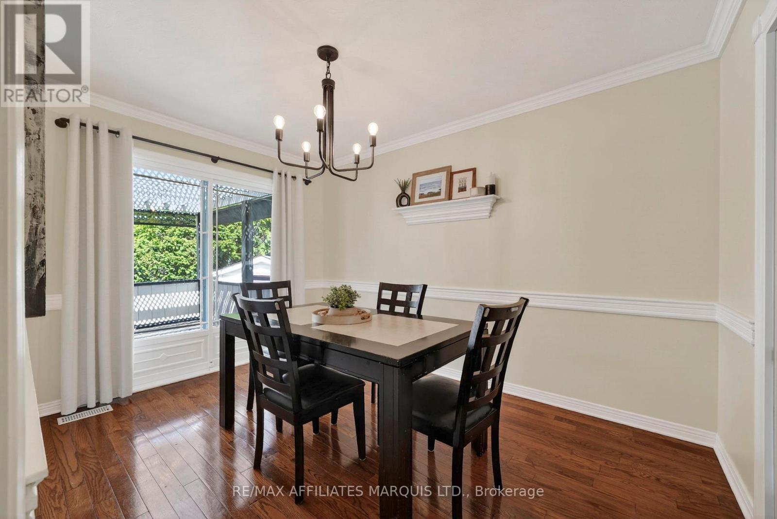 948 Fourth Street E, Cornwall, ON - Indoor Photo Showing Dining Room