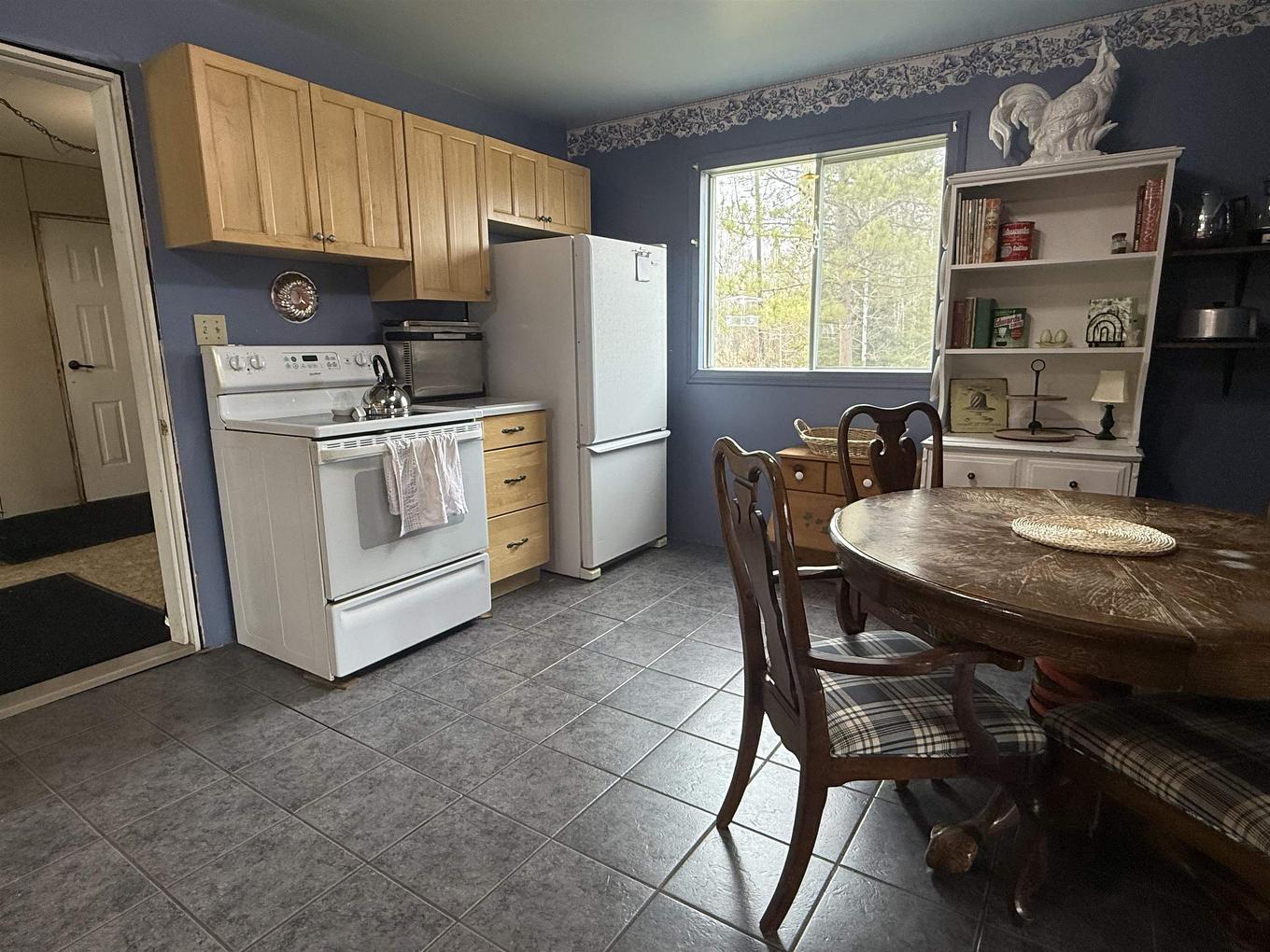 80 Wheal Road E, Thunder Bay, ON - Indoor Photo Showing Kitchen
