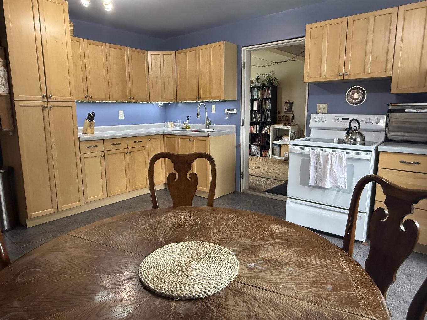 80 Wheal Road E, Thunder Bay, ON - Indoor Photo Showing Kitchen