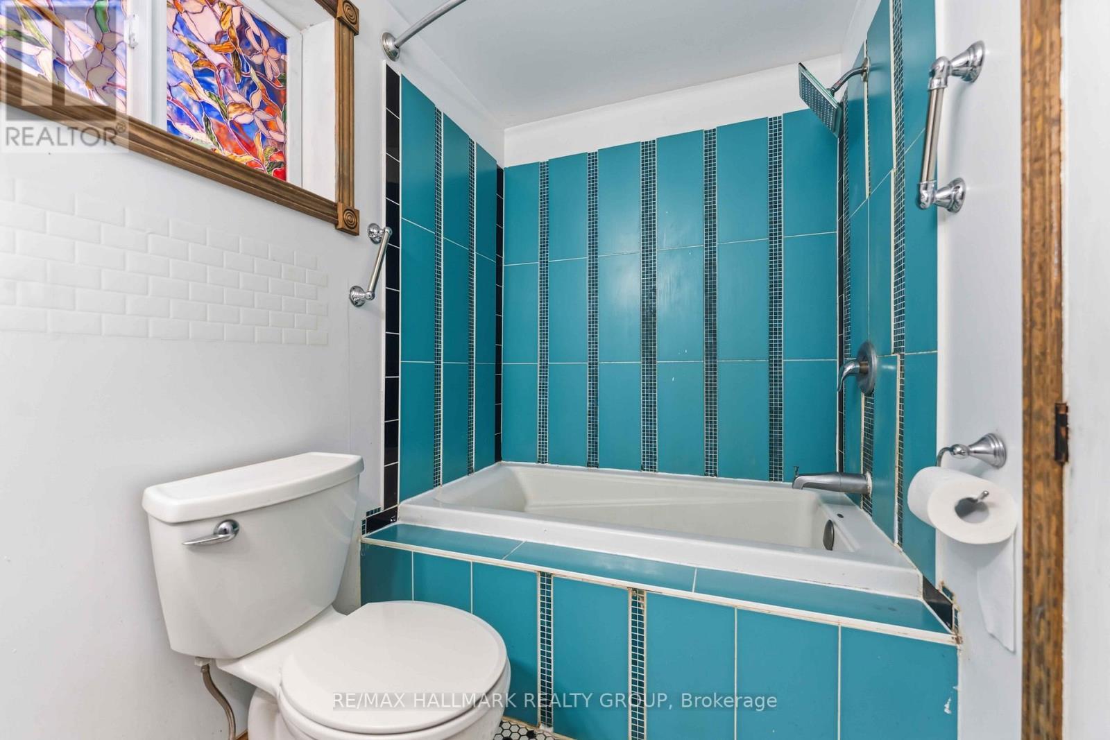 24 Patro Street, Ottawa, ON - Indoor Photo Showing Bathroom