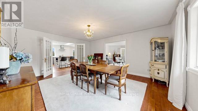 Main - 9 Gilbert Drive, Aurora, ON - Indoor Photo Showing Dining Room