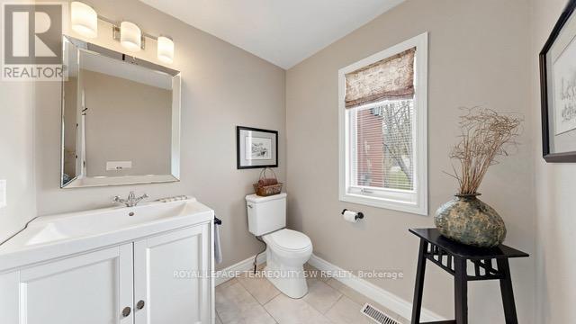Main - 9 Gilbert Drive, Aurora, ON - Indoor Photo Showing Bathroom