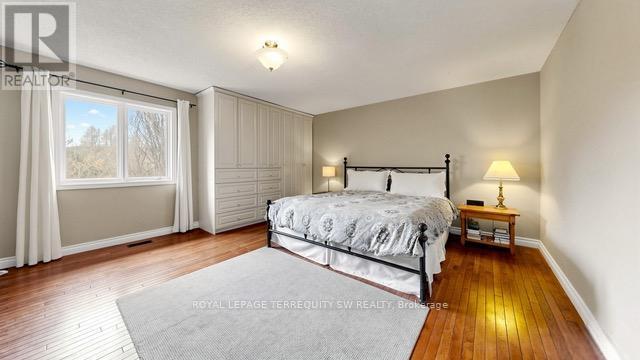 Main - 9 Gilbert Drive, Aurora, ON - Indoor Photo Showing Bedroom