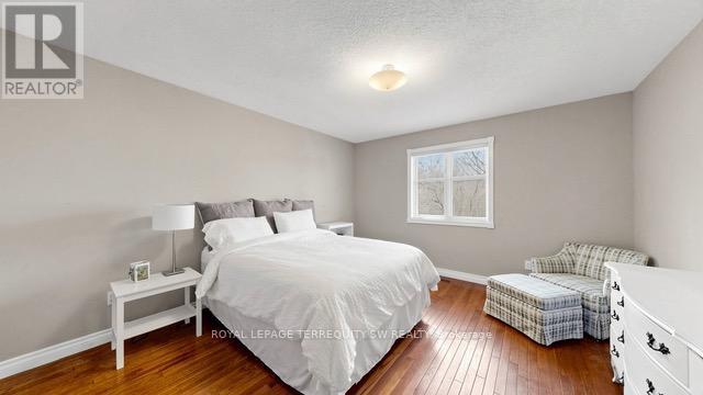 Main - 9 Gilbert Drive, Aurora, ON - Indoor Photo Showing Bedroom