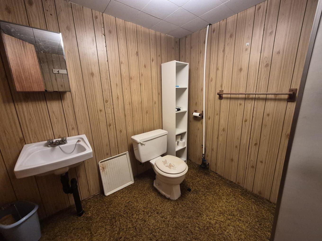 2 Laurier Ave, Terrace Bay, ON - Indoor Photo Showing Bathroom