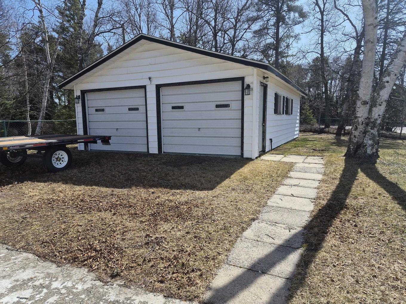 2 Laurier Ave, Terrace Bay, ON - Outdoor