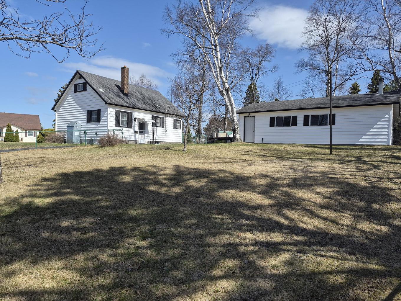 2 Laurier Ave, Terrace Bay, ON - Outdoor