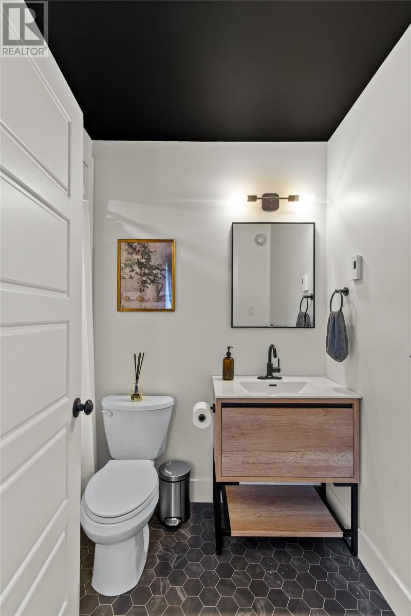 20 Phoenix Drive, Paradise, NL - Indoor Photo Showing Bathroom