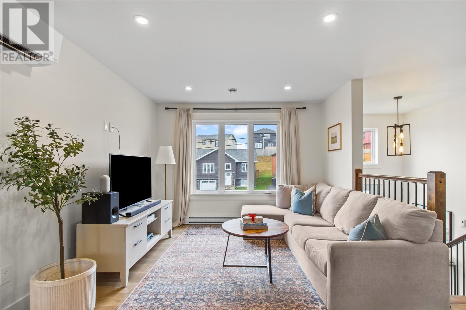 20 Phoenix Drive, Paradise, NL - Indoor Photo Showing Living Room