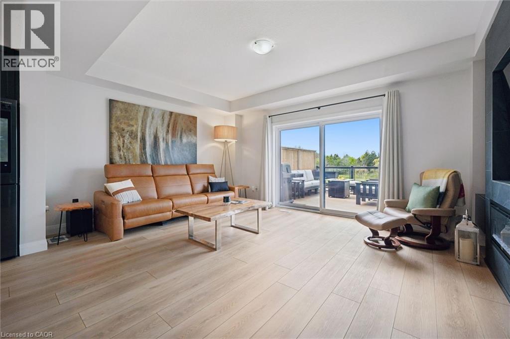873 Robert Ferrie Drive, Kitchener, ON - Indoor Photo Showing Living Room