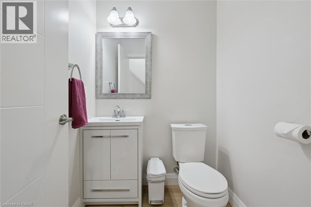 873 Robert Ferrie Drive, Kitchener, ON - Indoor Photo Showing Bathroom