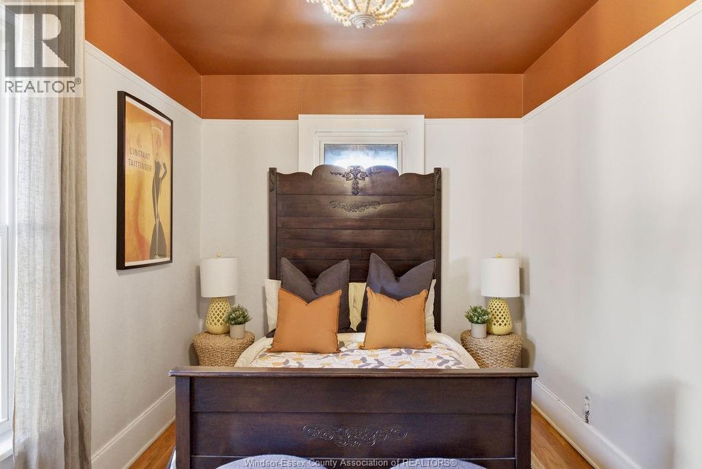 557 Moy Ave, Windsor, ON - Indoor Photo Showing Bathroom
