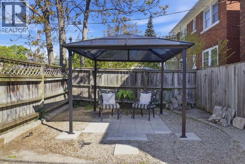 557 Moy Ave, Windsor, ON - Outdoor