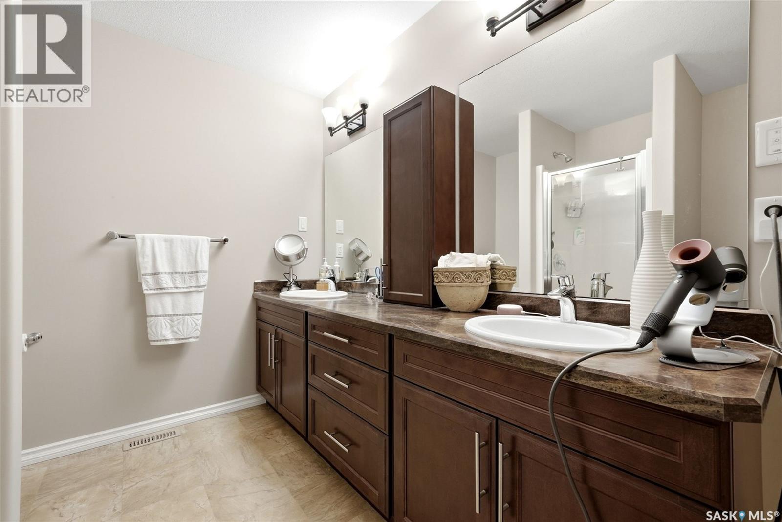 6902 Maple Vista Drive, Regina, SK - Indoor Photo Showing Bathroom
