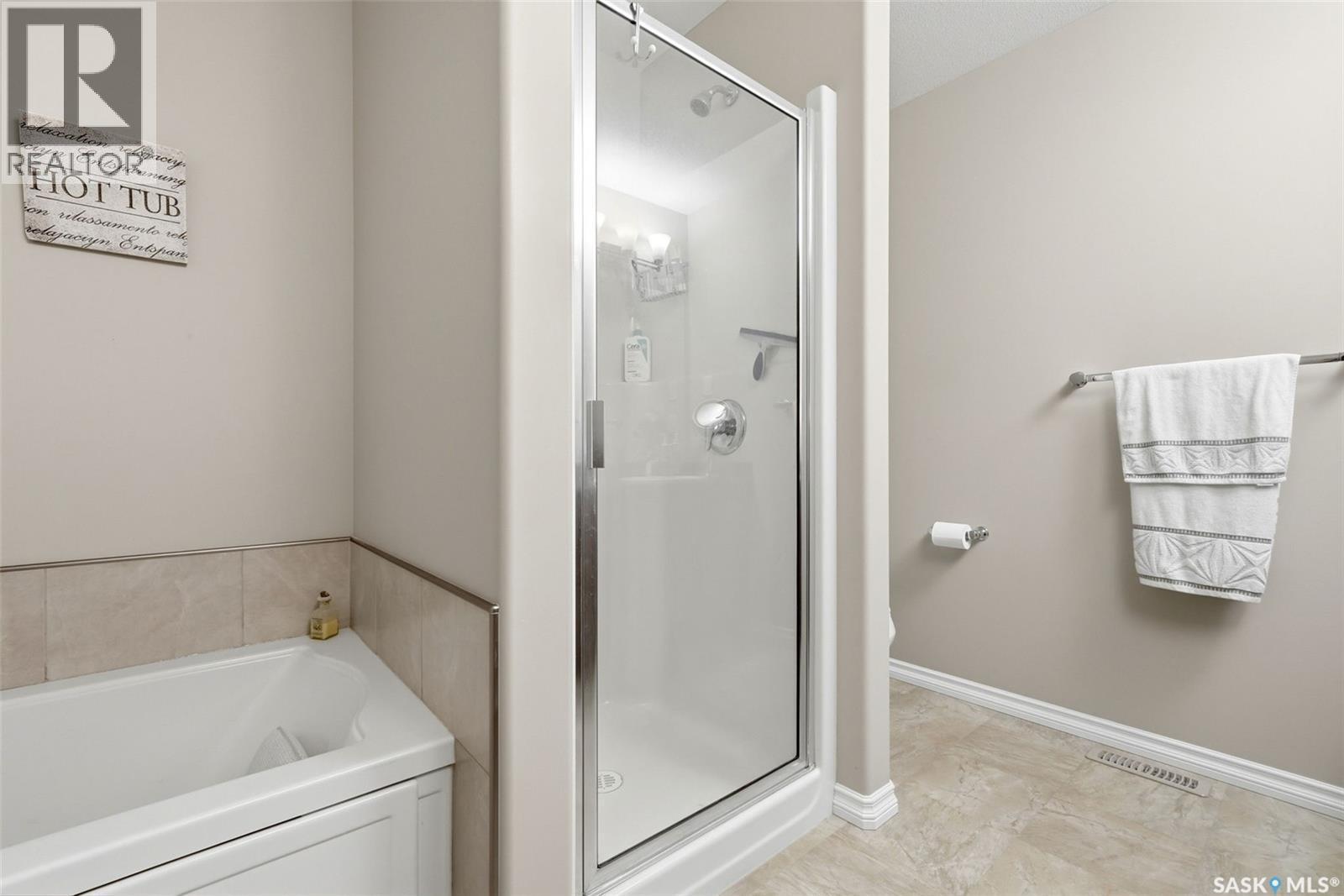 6902 Maple Vista Drive, Regina, SK - Indoor Photo Showing Bathroom