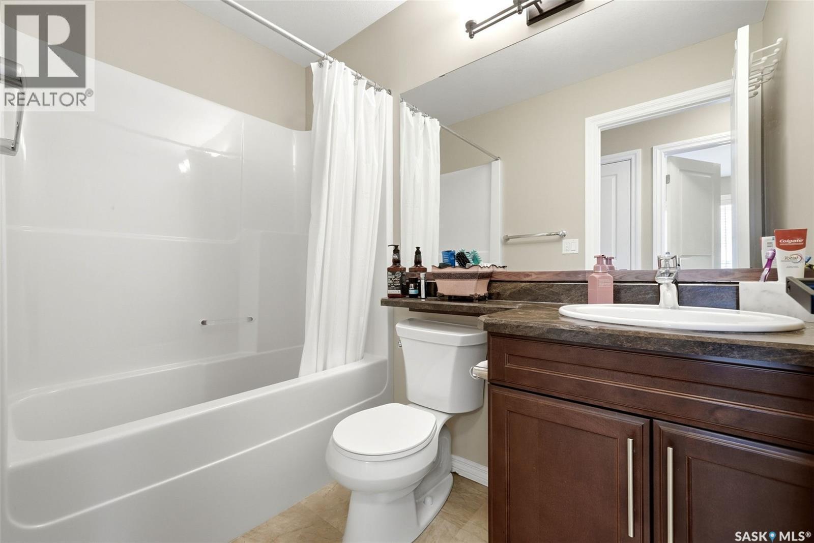6902 Maple Vista Drive, Regina, SK - Indoor Photo Showing Bathroom