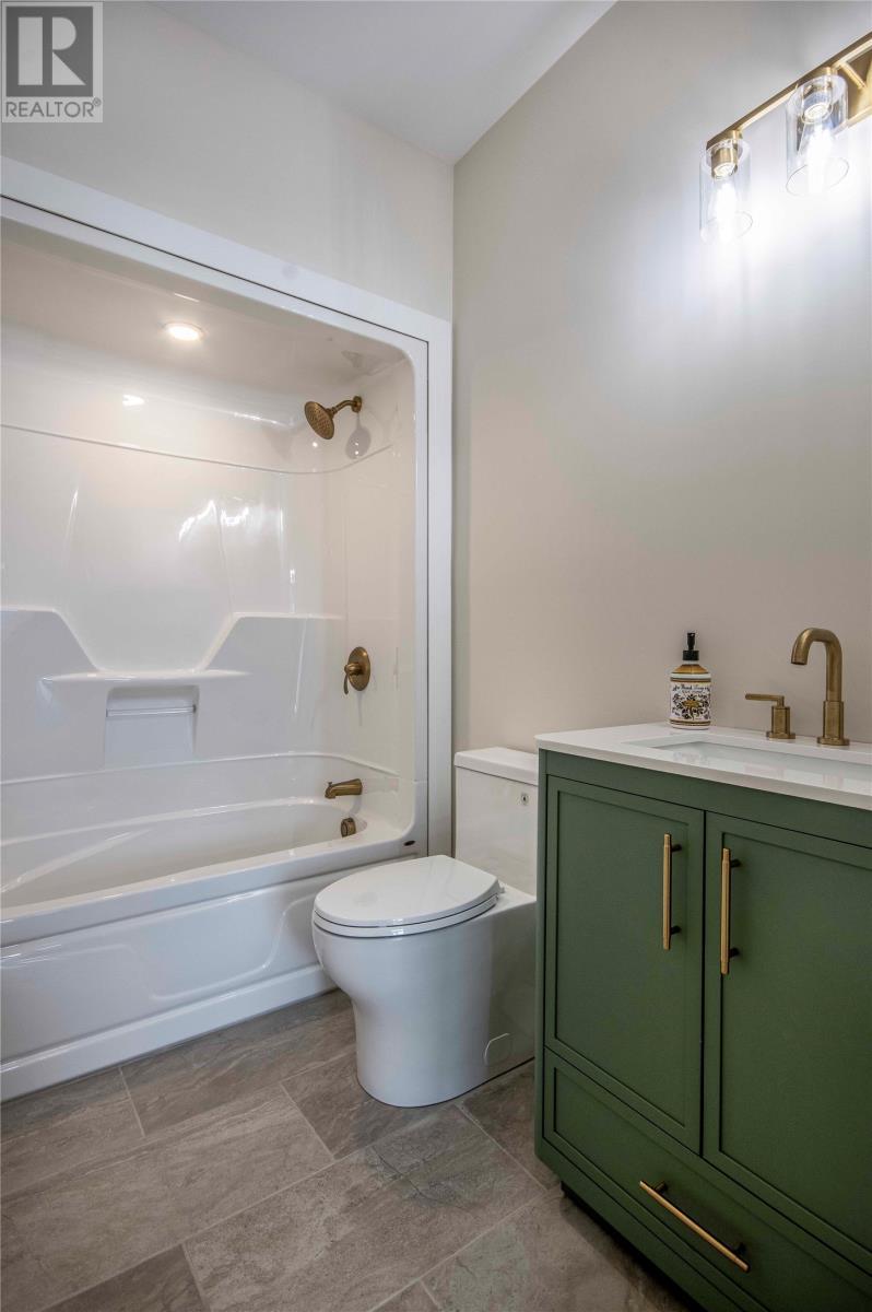 13 Reddley Place, Conception Bay South, NL - Indoor Photo Showing Bathroom