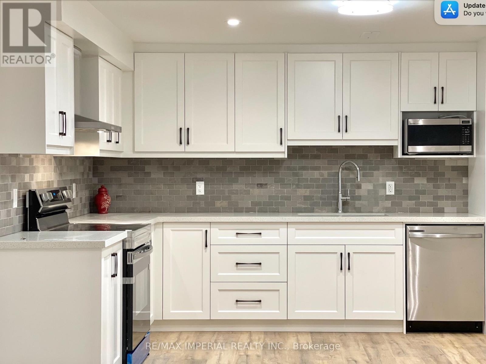 3 Collier Crescent, Markham, ON - Indoor Photo Showing Kitchen With Upgraded Kitchen