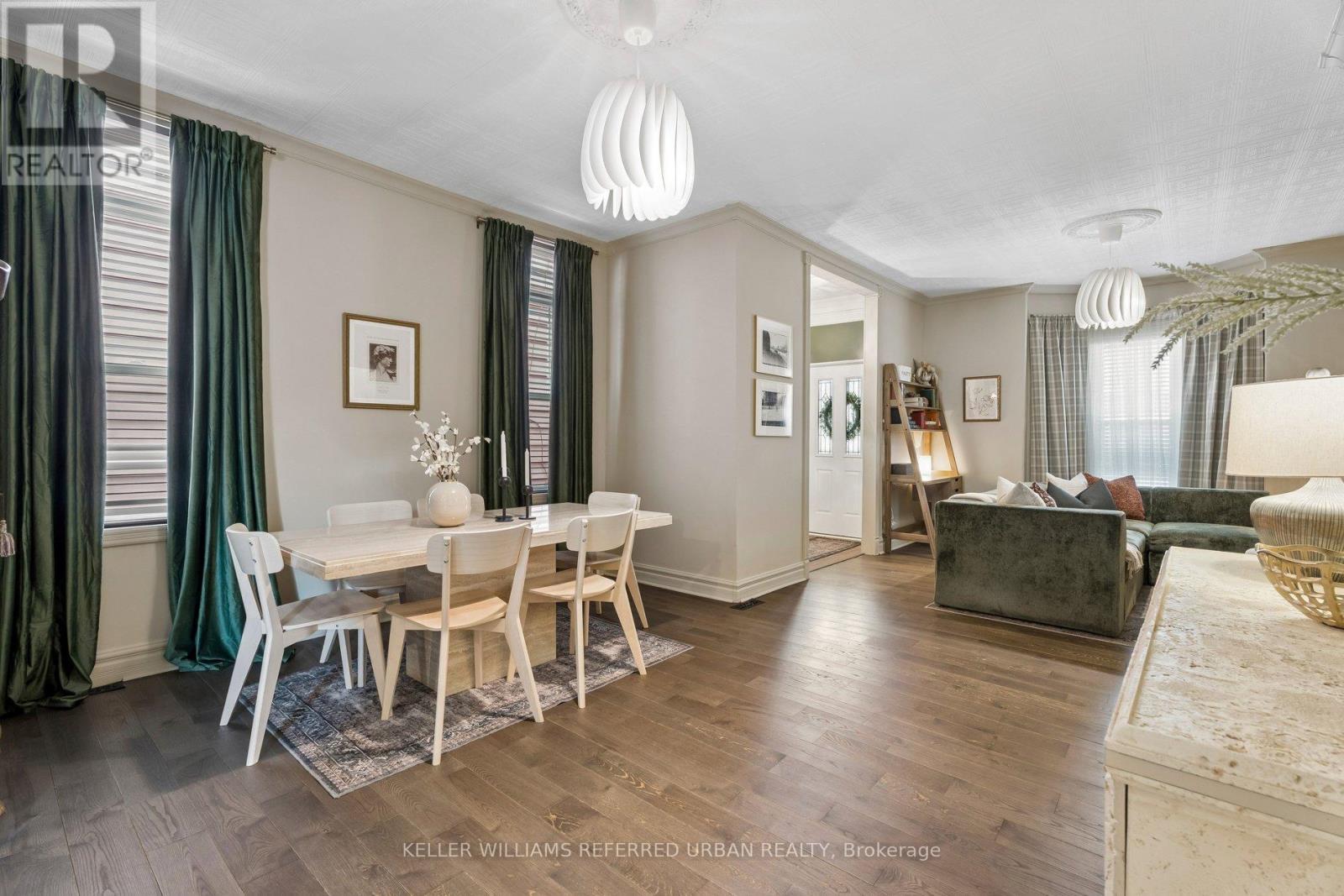 84 Smith Avenue, Hamilton, ON - Indoor Photo Showing Dining Room