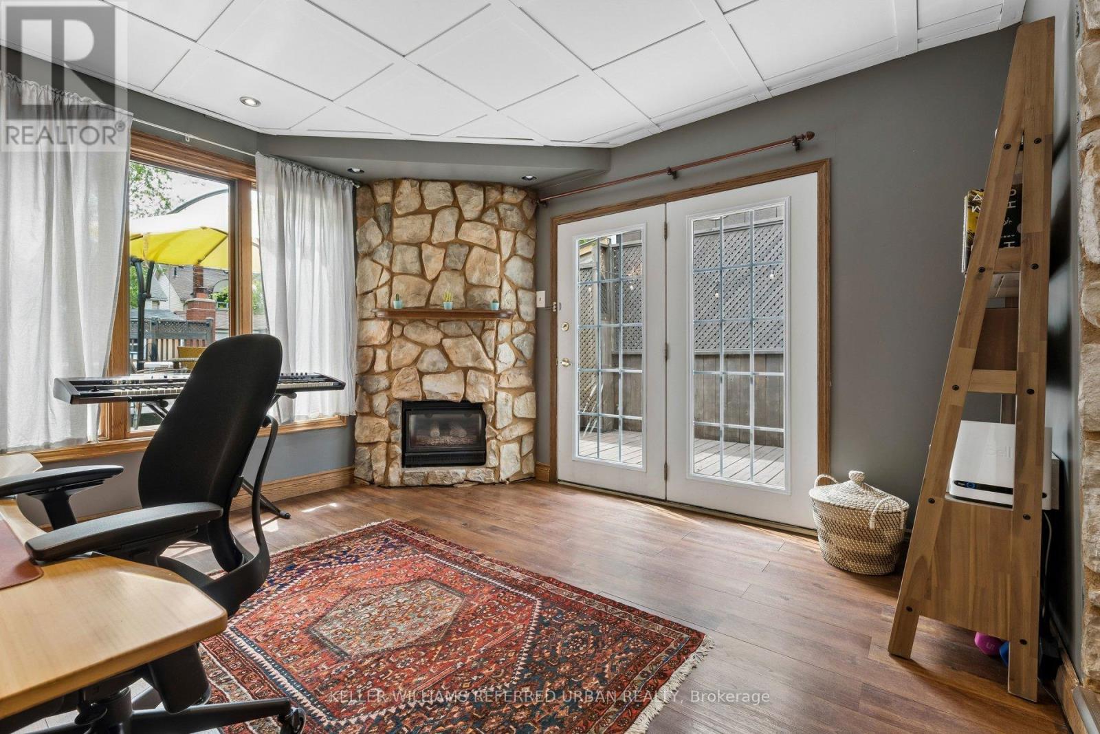 84 Smith Avenue, Hamilton, ON - Indoor With Fireplace