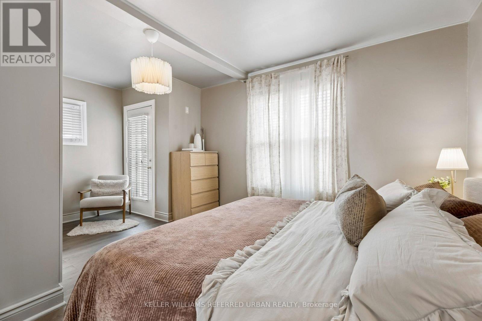 84 Smith Avenue, Hamilton, ON - Indoor Photo Showing Bedroom