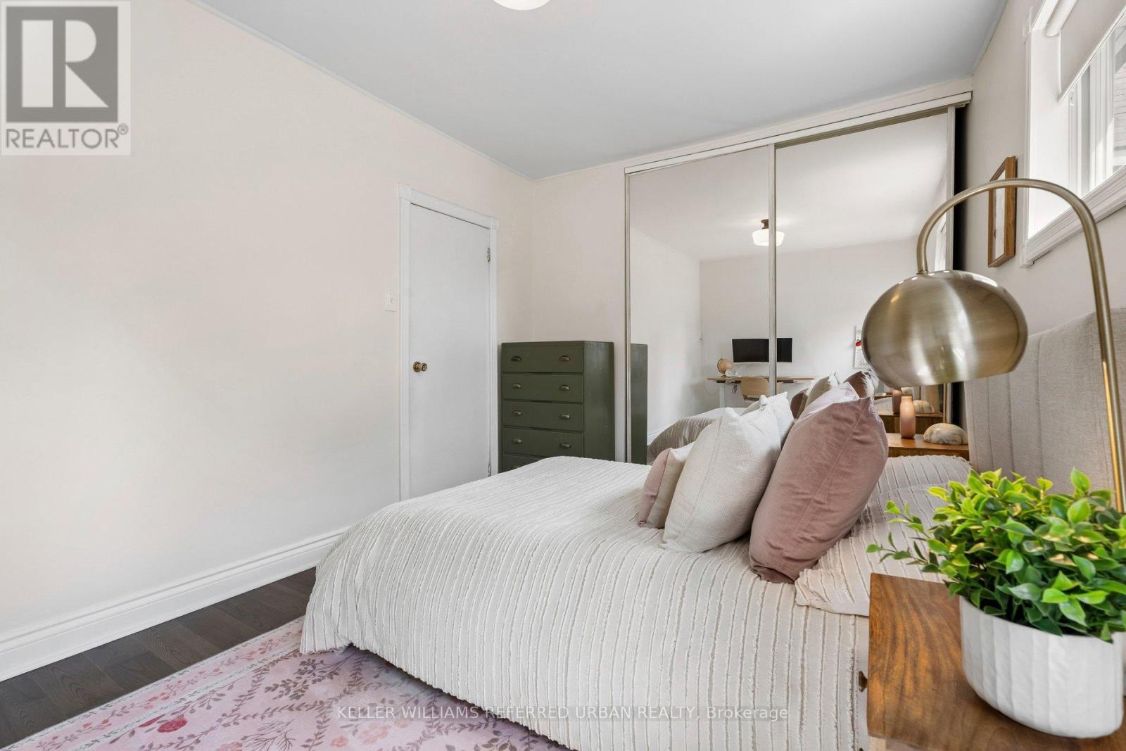 84 Smith Avenue, Hamilton, ON - Indoor Photo Showing Bedroom