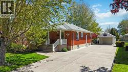 157 MAYFAIR DRIVE Sarnia, ON N7S 1L3
