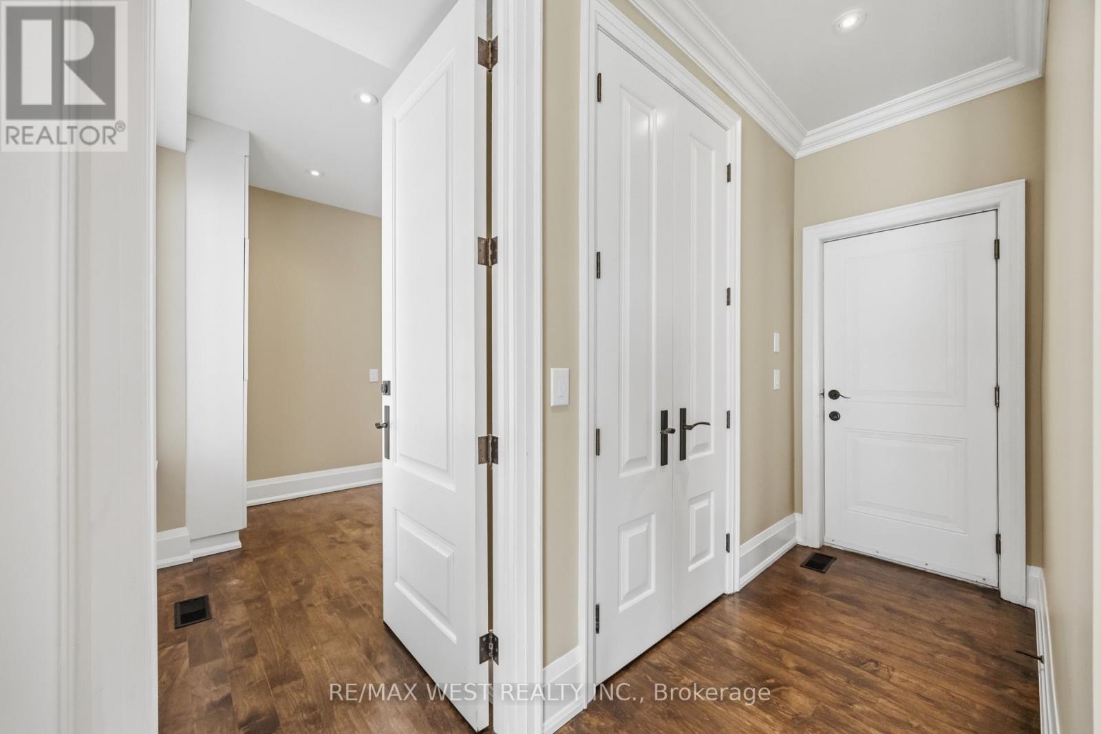 Main Level Hall / Access to Garage - 35 Conifer Drive, Toronto, ON - Indoor Photo Showing Other Room