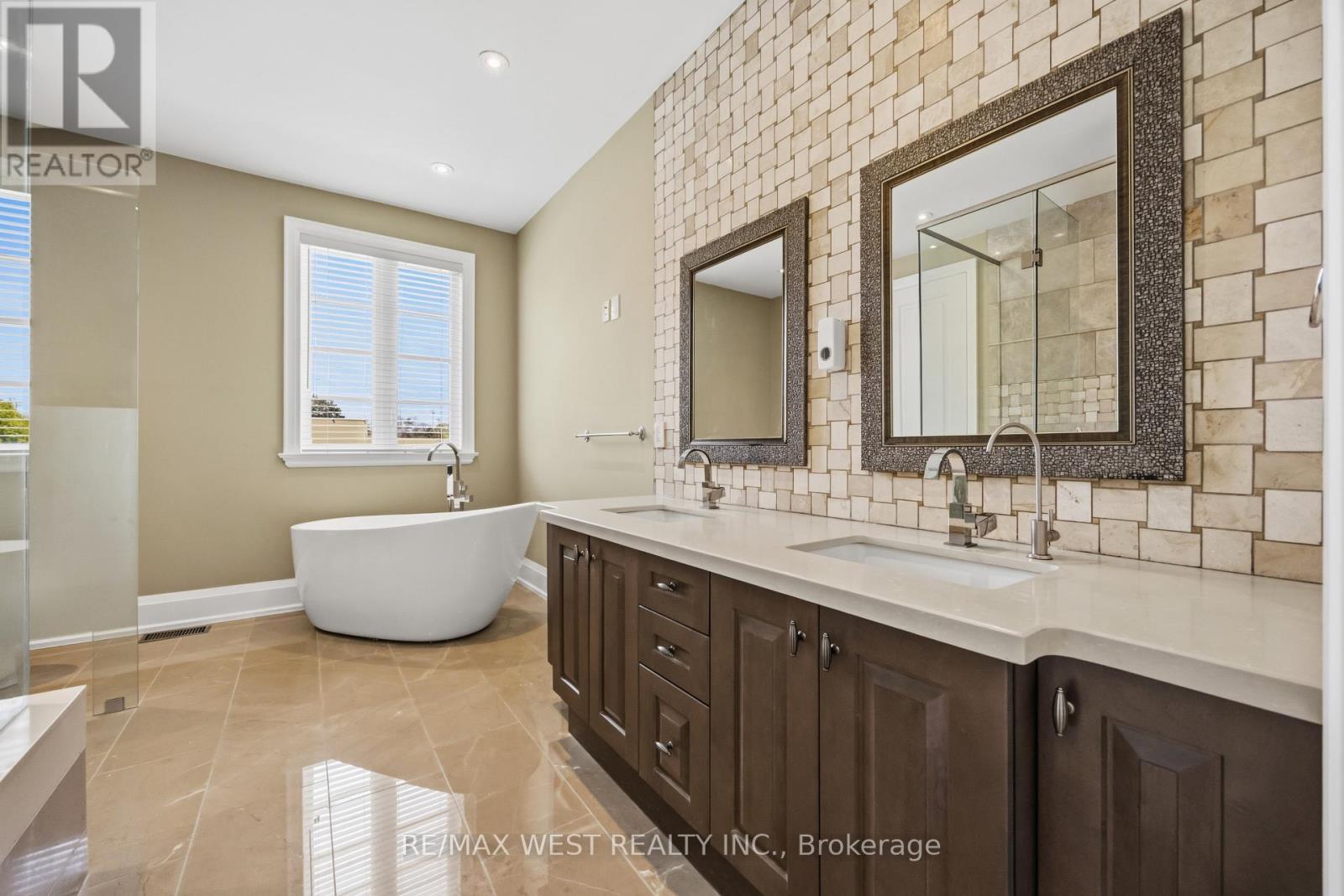 Primary Bedroom ( 5 PC ) - 35 Conifer Drive, Toronto, ON - Indoor Photo Showing Bathroom