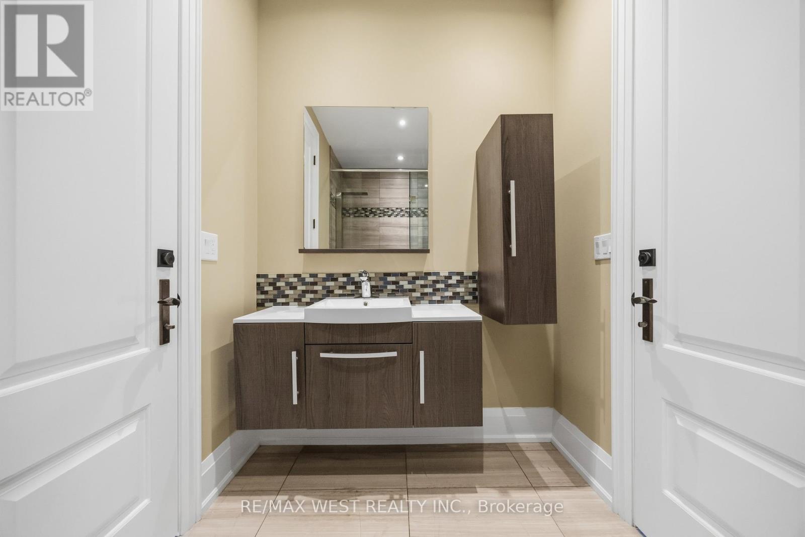 Jack and Jill Bathroom ( 3PC ) - 35 Conifer Drive, Toronto, ON - Indoor