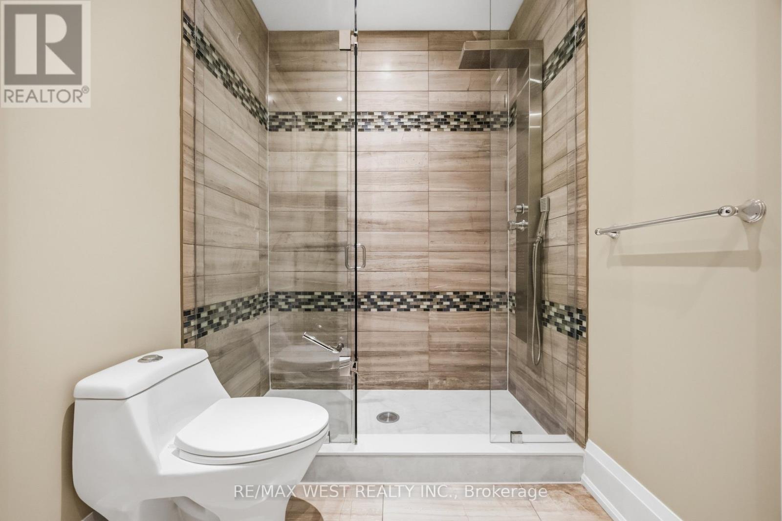 Jack and Jill Bathroom ( 3PC ) - 35 Conifer Drive, Toronto, ON - Indoor Photo Showing Bathroom