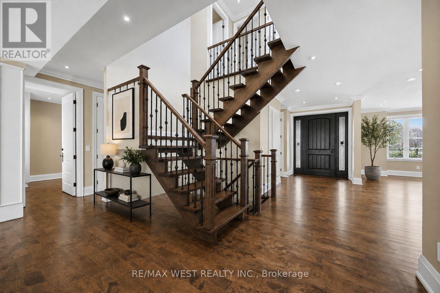 Foyer / Floating Staircase - 35 Conifer Drive, Toronto, ON - Indoor Photo Showing Other Room