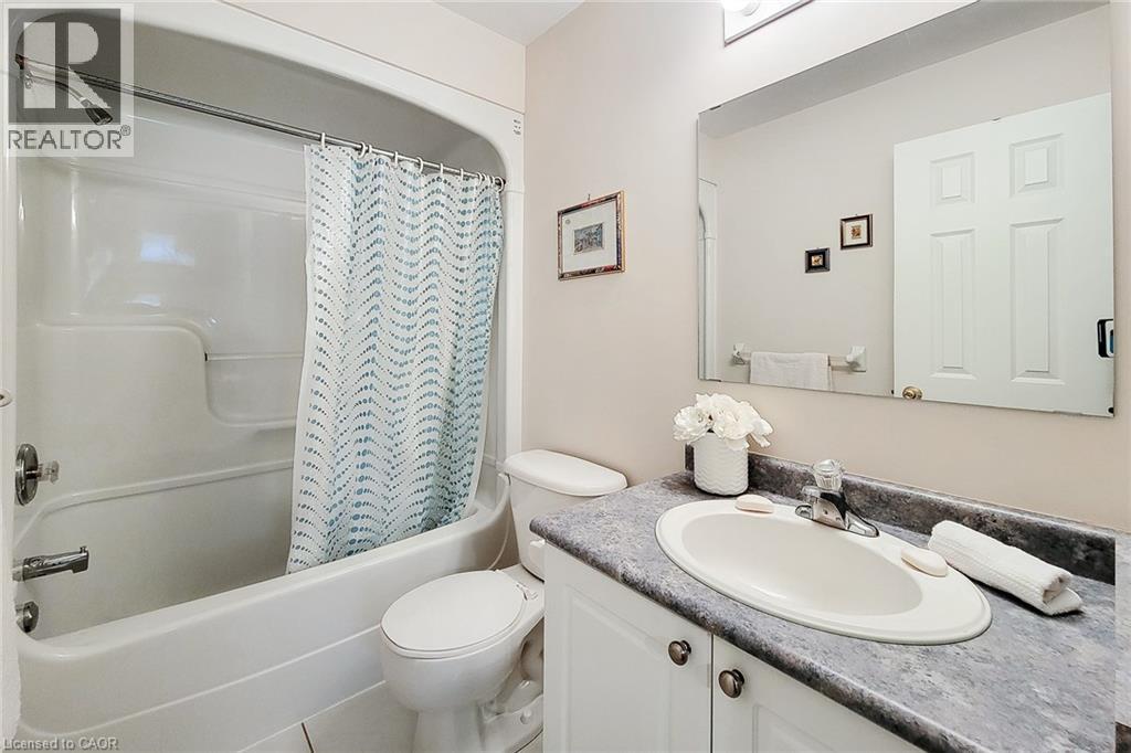751 Rymal Road W Unit# 22, Hamilton, ON - Indoor Photo Showing Bathroom