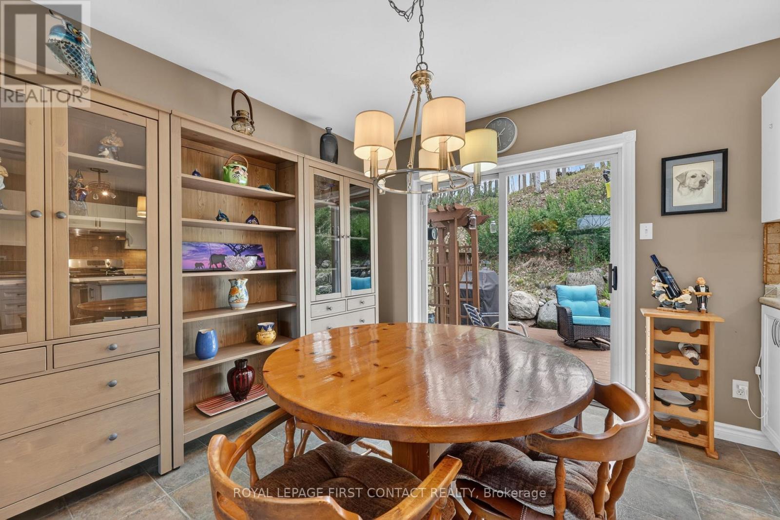 23 Mcfadden Drive, Springwater, ON - Indoor Photo Showing Dining Room