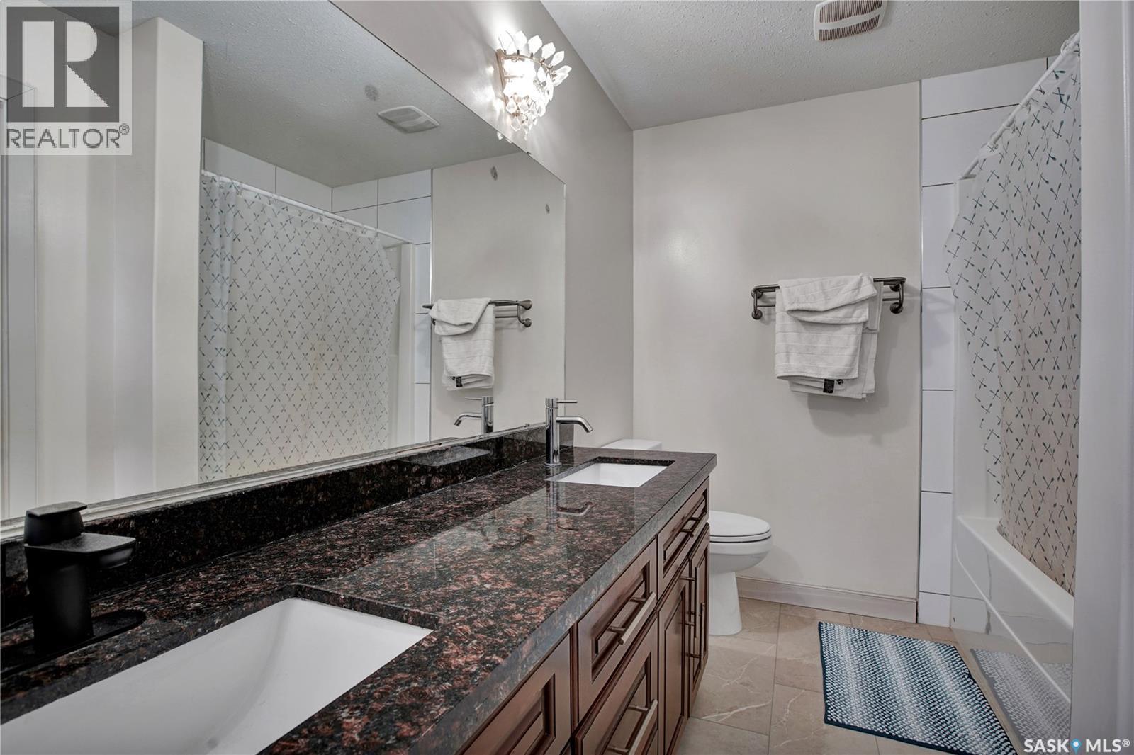 48 - 1703 Patrick Crescent, Saskatoon, SK - Indoor Photo Showing Bathroom