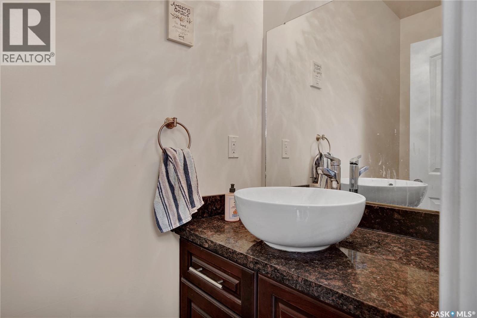 48 - 1703 Patrick Crescent, Saskatoon, SK - Indoor Photo Showing Bathroom