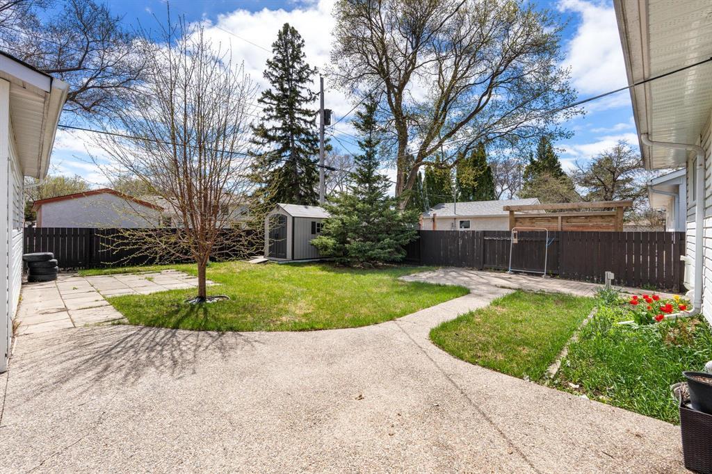 20 Barberry Road, Winnipeg, MB - Outdoor
