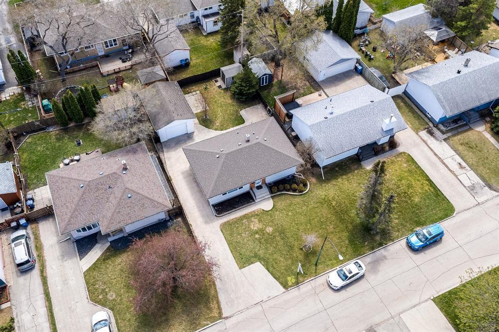 20 Barberry Road, Winnipeg, MB - Outdoor With View