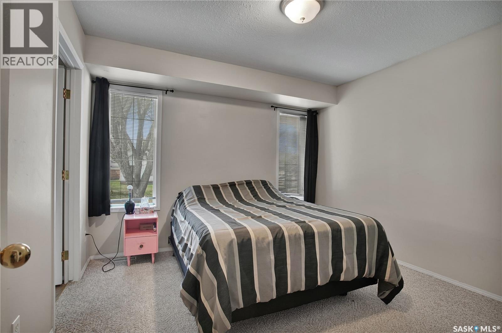 1418 B Avenue N, Saskatoon, SK - Indoor Photo Showing Bedroom