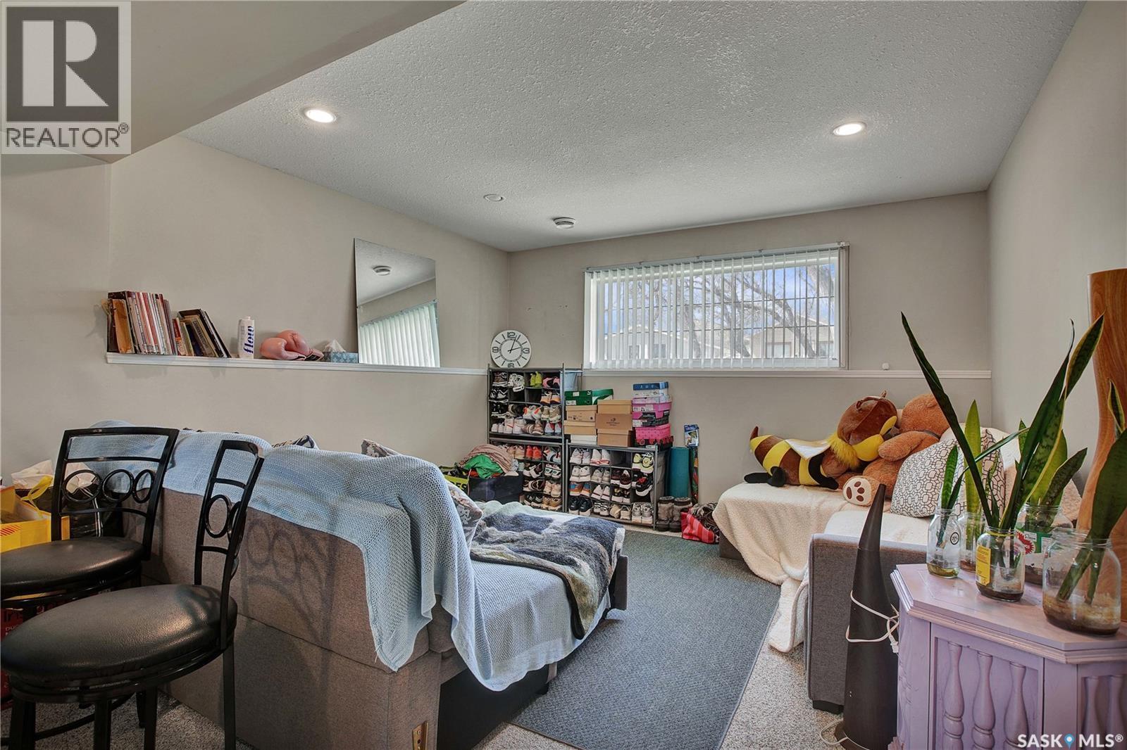 1418 B Avenue N, Saskatoon, SK - Indoor Photo Showing Other Room