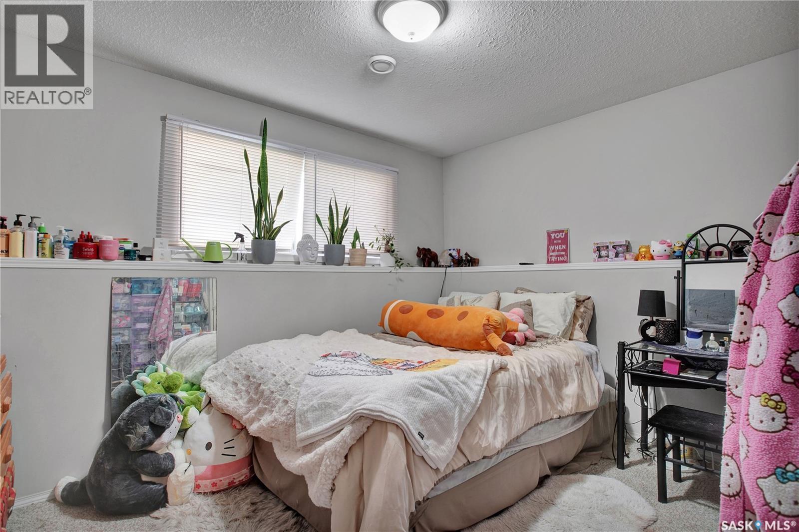 1418 B Avenue N, Saskatoon, SK - Indoor Photo Showing Bedroom