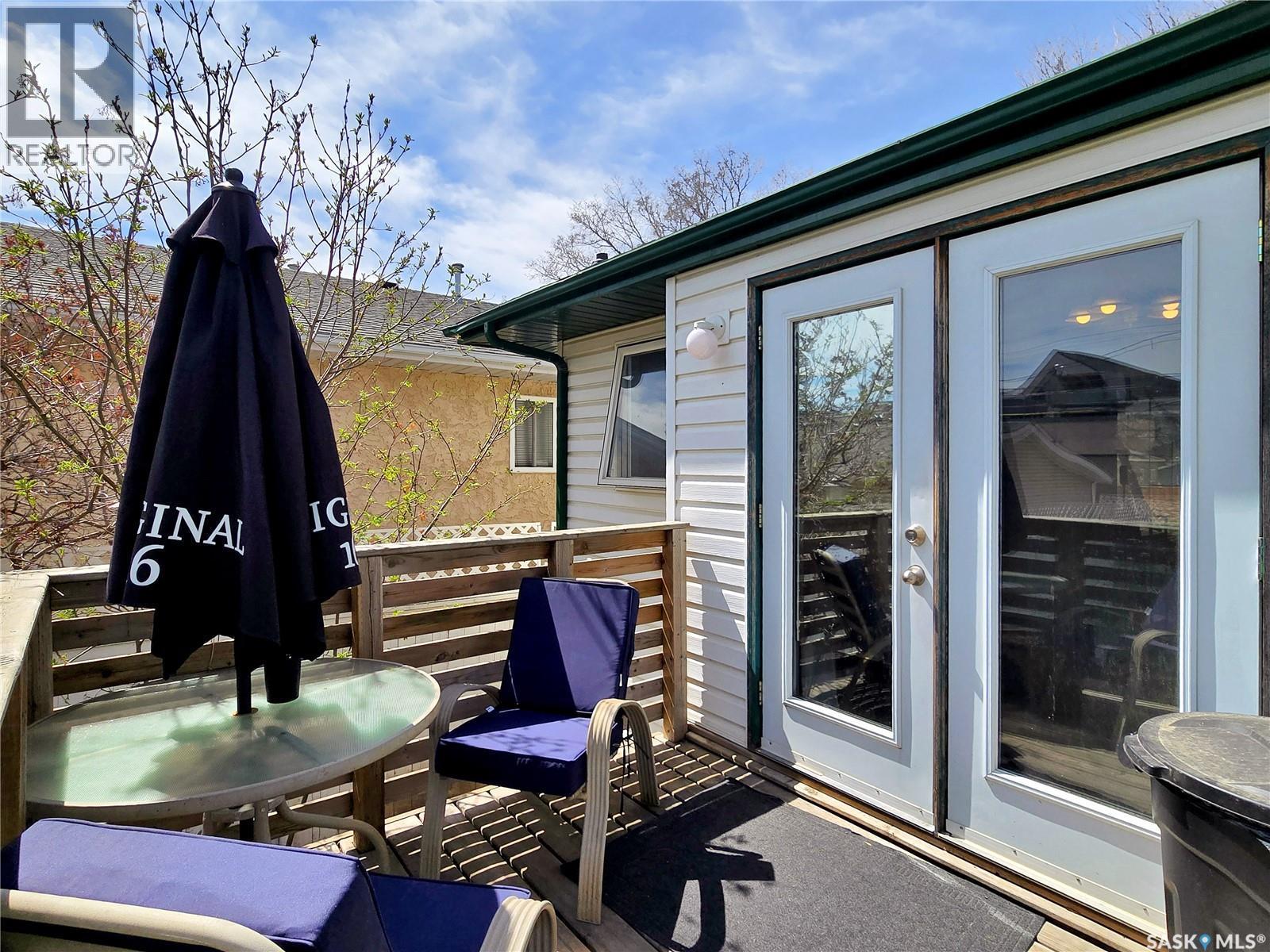 1418 B Avenue N, Saskatoon, SK - Outdoor With Deck Patio Veranda