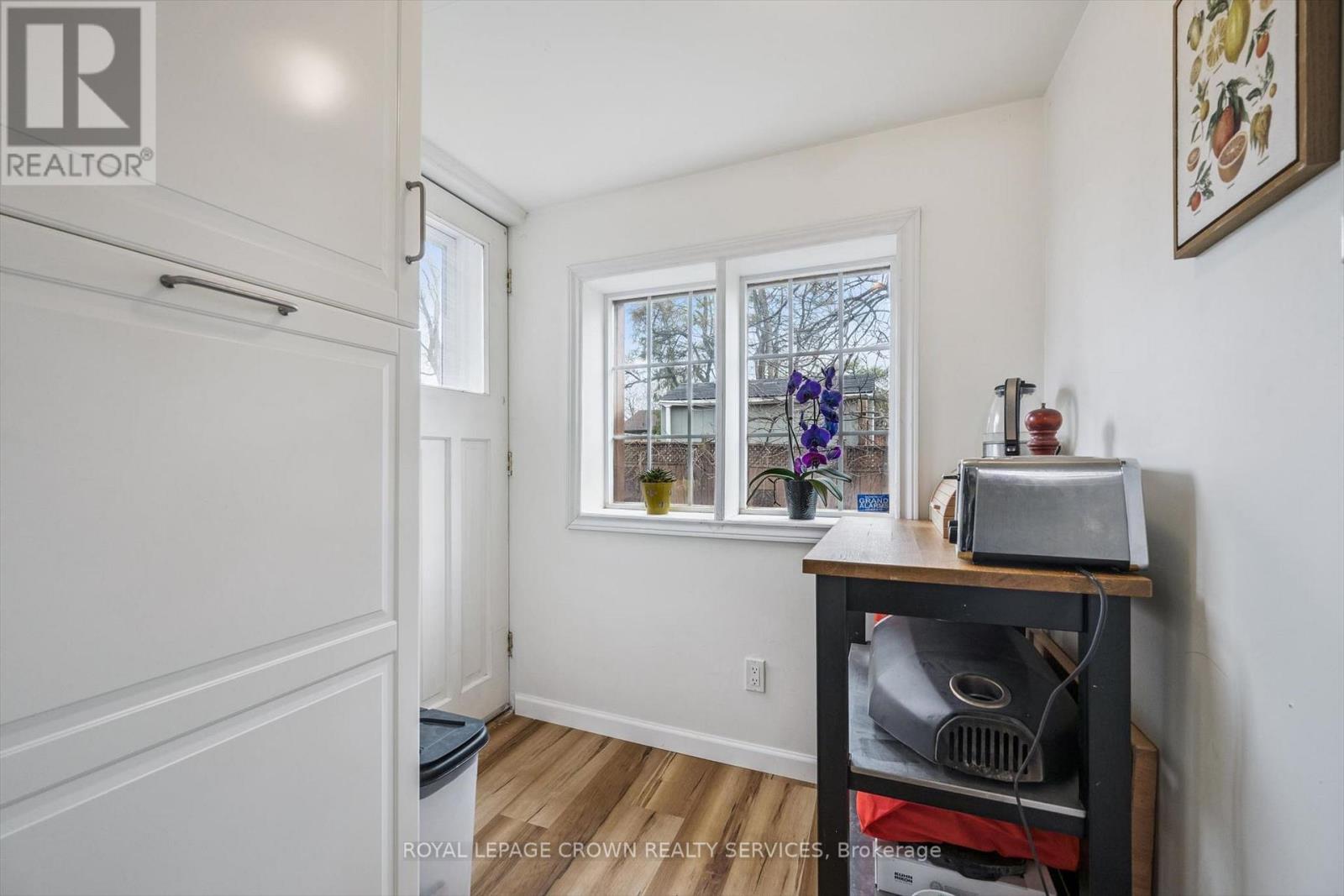 9 Spadina Road E, Kitchener, ON - Indoor