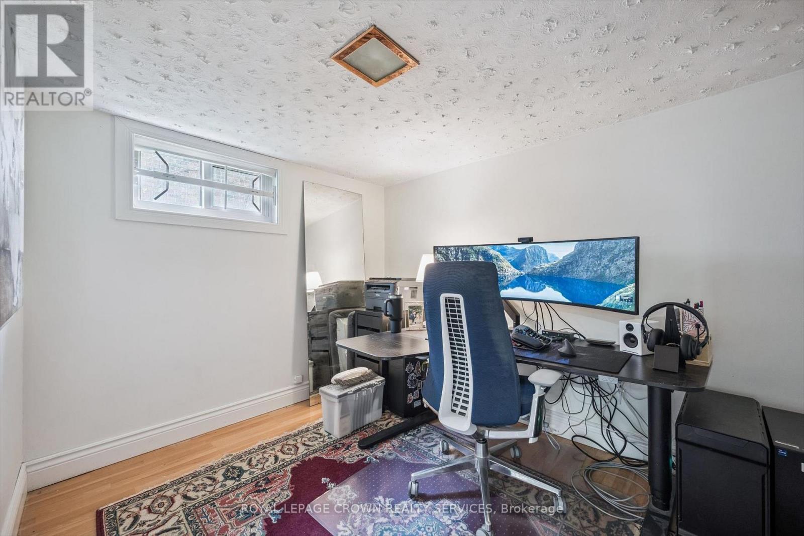 9 Spadina Road E, Kitchener, ON - Indoor