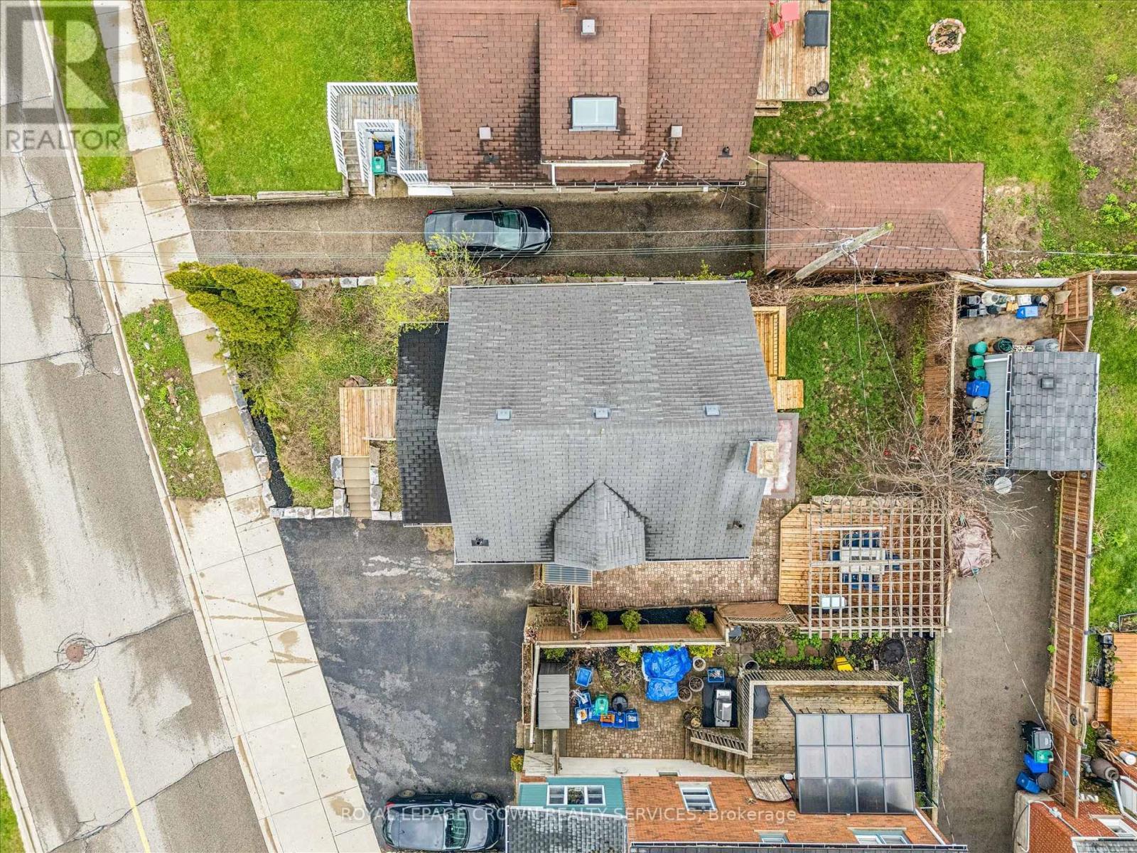 9 Spadina Road E, Kitchener, ON - Outdoor