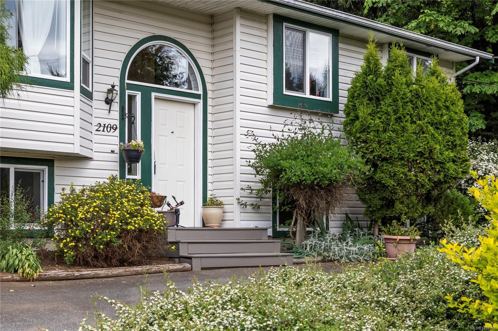 2109 Lakeside Dr, Nanaimo, BC