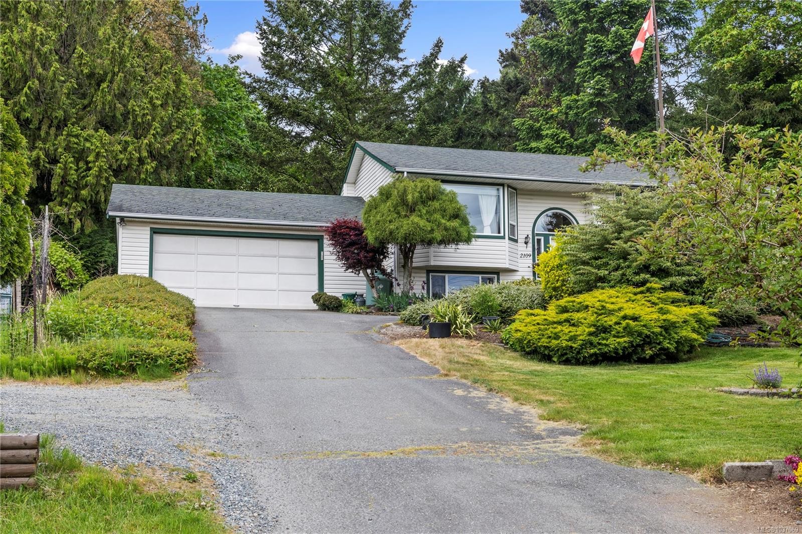 2109 Lakeside Dr, Nanaimo, BC