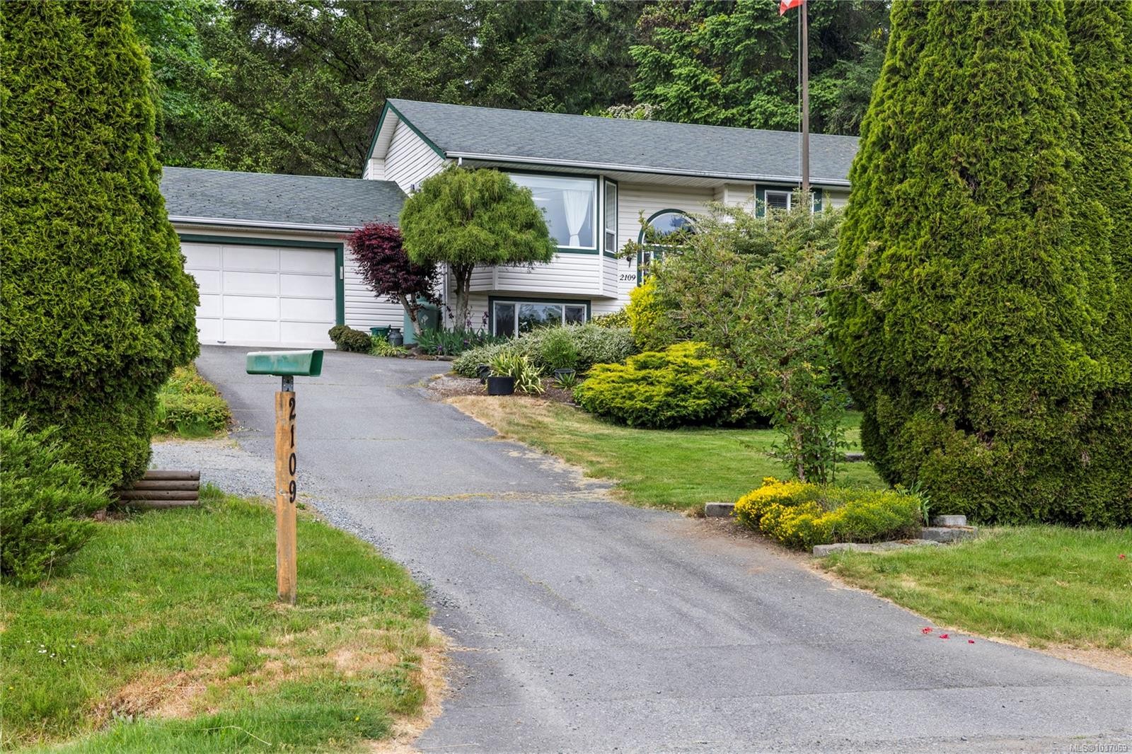 2109 Lakeside Dr, Nanaimo, BC