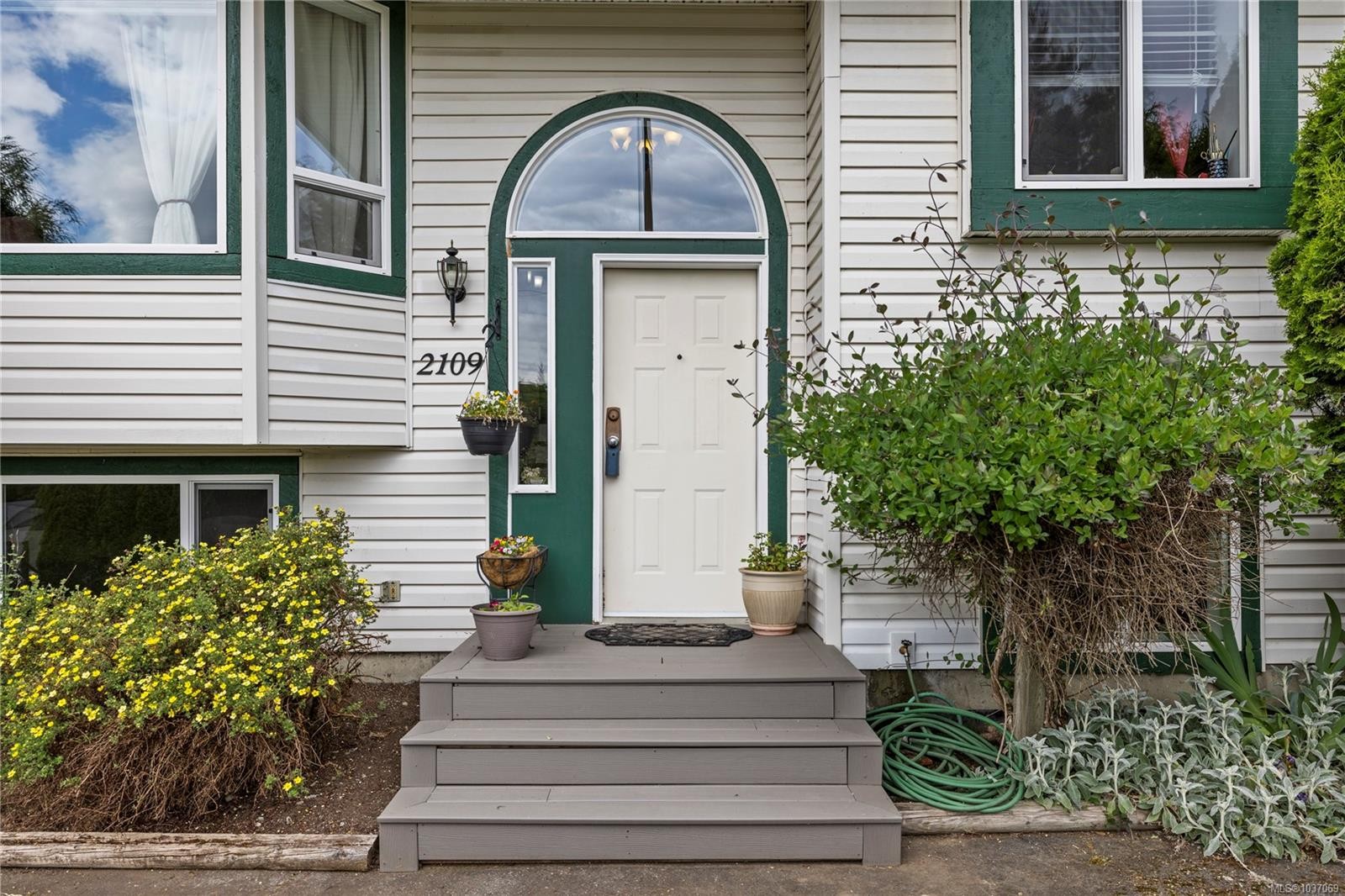 2109 Lakeside Dr, Nanaimo, BC
