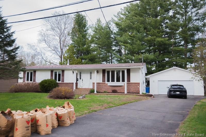 72 Hartt St, Fredericton, NB